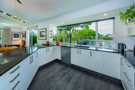 Photo of property in 32 Althorp Place, Avonhead, Christchurch, 8042