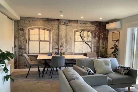 Photo of property in 2u1 Hood Street, Mount Victoria, Wellington, 6011