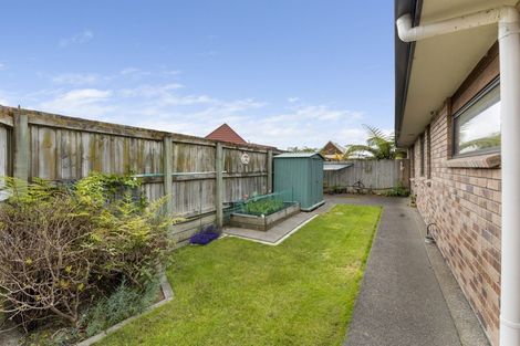 Photo of property in Rangeview Villas, 38/9 Fuller Close, Levin, 5510