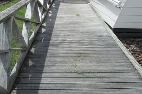 Photo of property in 3 Kaumatua Place, Te Atatu Peninsula, Auckland, 0610