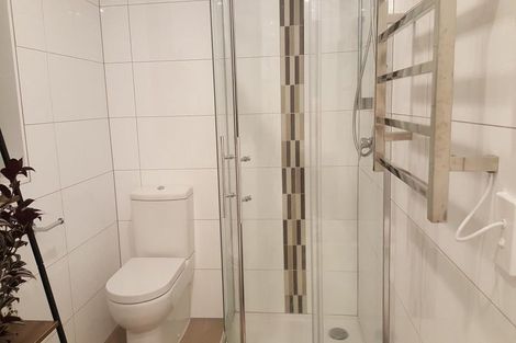 Photo of property in Apollo Apartments, 201/46 Rosedale Road, Rosedale, Auckland, 0632