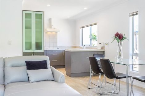 Photo of property in 418a Old Te Atatu Road, Te Atatu Peninsula, Auckland, 0610