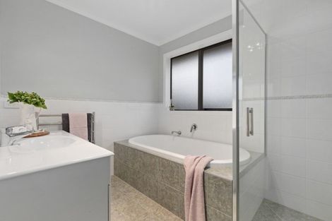 Photo of property in 17b Marshmeadow Road, Newstead, Hamilton, 3286