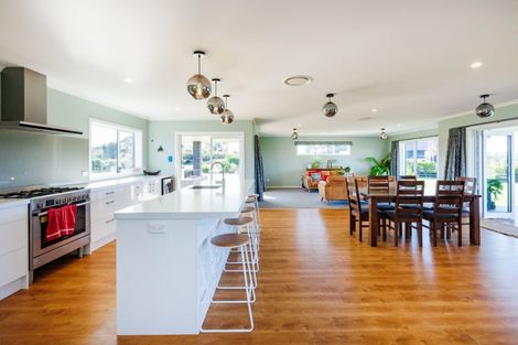Photo of property in 21 Loveston Lane, Kelvin Grove, Palmerston North, 4470
