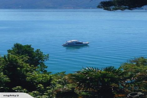 Photo of property in 2 Maramanui Way, Karaka Bays, Wellington, 6022