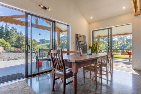 Photo of property in 28 Cemetery Road, Waipawa, 4273