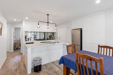 Photo of property in 17 Cyprus Place, Fitzherbert, Palmerston North, 4410