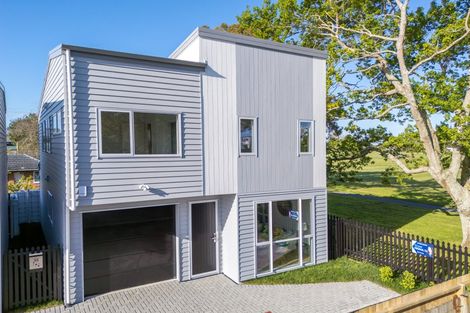 Photo of property in 80e Matipo Road, Te Atatu Peninsula, Auckland, 0610