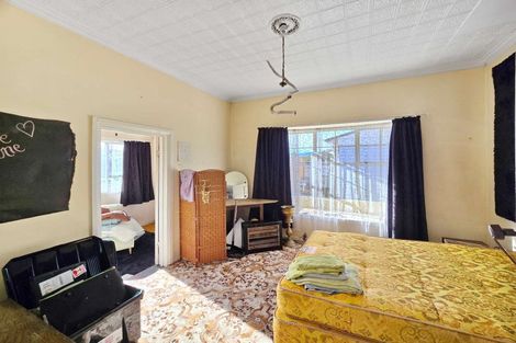 Photo of property in 32 Cobden Street, Westport, 7825