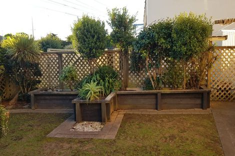 Photo of property in 14 Marina View, Paremata, Porirua, 5026