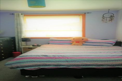 Photo of property in 27 Statesman Street, Henderson, Auckland, 0612