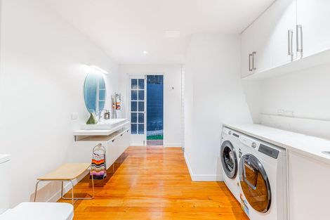 Photo of property in 16a Renata Crescent, Te Atatu Peninsula, Auckland, 0610