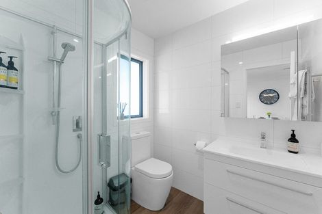 Photo of property in 10f Tupare Place, Highlands Park, New Plymouth, 4312