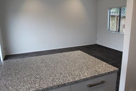 Photo of property in 2 Ware Place, Pakuranga Heights, Auckland, 2010