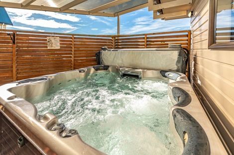Photo of property in 10 Okiwa Terrace, Waiinu Beach, Whanganui, 4588