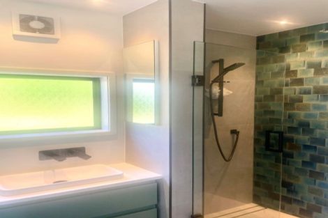 Photo of property in 1/17 Telephone Road, Birkenhead, Auckland, 0626