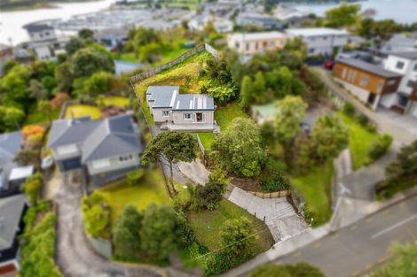 Photo of property in 25 Kiriwai Road, Paremata, Porirua, 5024