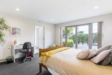Photo of property in 24 Kittiwake Drive, Schnapper Rock, Auckland, 0632