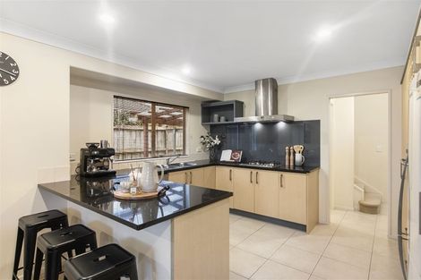 Photo of property in 16 Coachman Drive, Flat Bush, Auckland, 2016