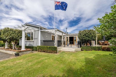 Photo of property in 1070 Queen Street East, Levin, 5510