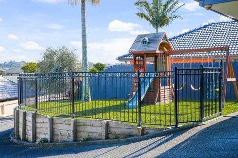 Photo of property in 27 Nimstedt Avenue, Oteha, Auckland, 0632