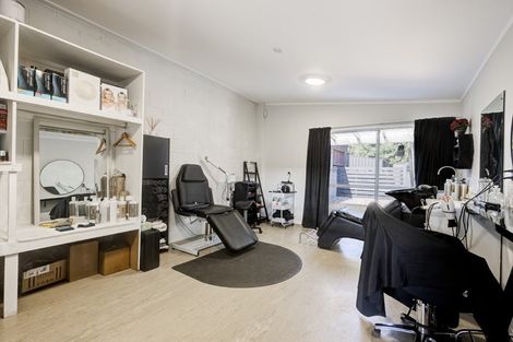 Photo of property in 24 Splitt Avenue, Glenview, Hamilton, 3206