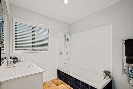 Photo of property in 25a Crompton Road, Massey, Auckland, 0614
