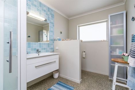 Photo of property in 52 Daniel Parade, Mangawhai, 0975