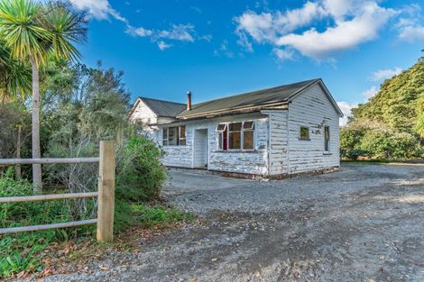 Photo of property in 172 Moeraki Road, Hinakura, Martinborough, 5784