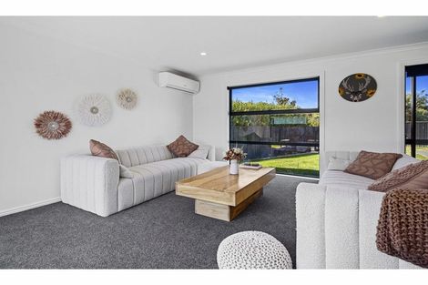 Photo of property in 7 Clonbunny Close, Rolleston, 7614