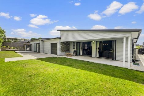 Photo of property in 41 Couldrey Crescent, Red Beach, 0932