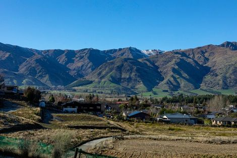 Photo of property in 33 Tomtit Crescent, Lake Hawea, 9382