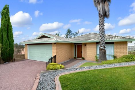 Photo of property in 4 San Pablo Way, Henderson, Auckland, 0612