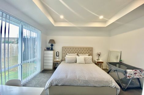 Photo of property in 71 Hayfield Way, Karaka, Papakura, 2113