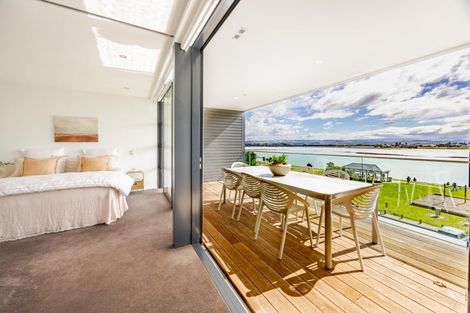 Photo of property in 407/7 Humber Street, Pandora, Napier, 4110