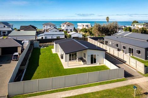 Photo of property in 23 Pohutukawa Drive, Eskdale, Napier, 4182