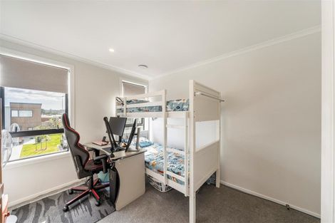 Photo of property in 5 Reid Lane, Wallaceville, Upper Hutt, 5018