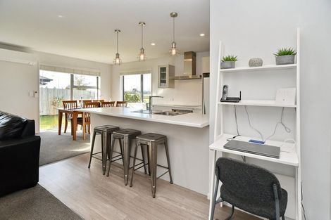 Photo of property in 2 Grasmere Close, Rangiora, 7400