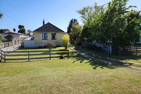 Photo of property in 35 Avenue Road, Foxton, 4814