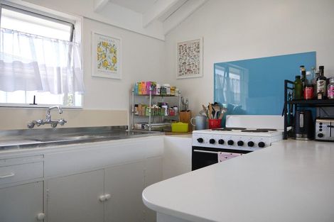 Photo of property in 24/125u Queens Drive, Lyall Bay, Wellington, 6022