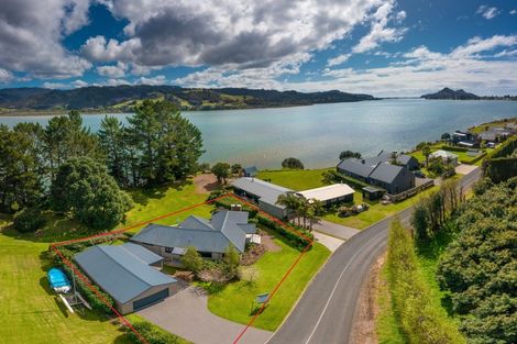 Photo of property in 79 Tangiteroria Lane, Pauanui, Hikuai, 3579