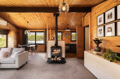 Photo of property in 8 Devon Street, Arrowtown, 9302
