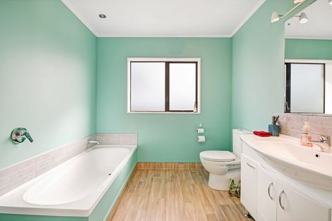 Photo of property in 180 Wishart Road, Helensville, 0875