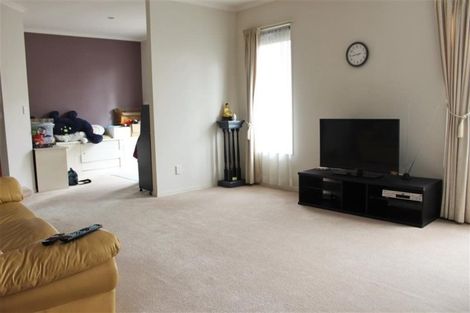 Photo of property in 84 Moyrus Crescent, East Tamaki Heights, Auckland, 2016