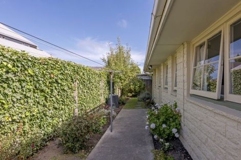 Photo of property in 1/2a Chilcombe Street, Ilam, Christchurch, 8041