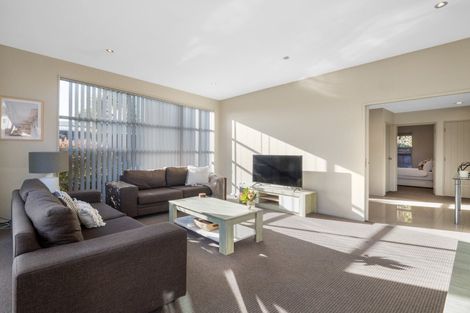 Photo of property in 73 Beach Road, North New Brighton, Christchurch, 8083