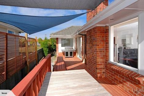 Photo of property in 1/74 Pupuke Road, Hillcrest, Auckland, 0627