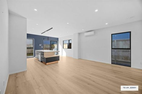 Photo of property in 339b Bucklands Beach Road, Bucklands Beach, Auckland, 2012