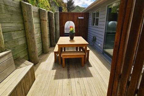 Photo of property in 20b Rarangi Way, Owhiro Bay, Wellington, 6023