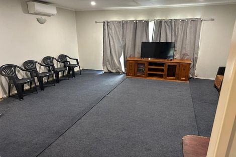 Photo of property in 224 Walter Strevens Drive, Conifer Grove, Takanini, 2112